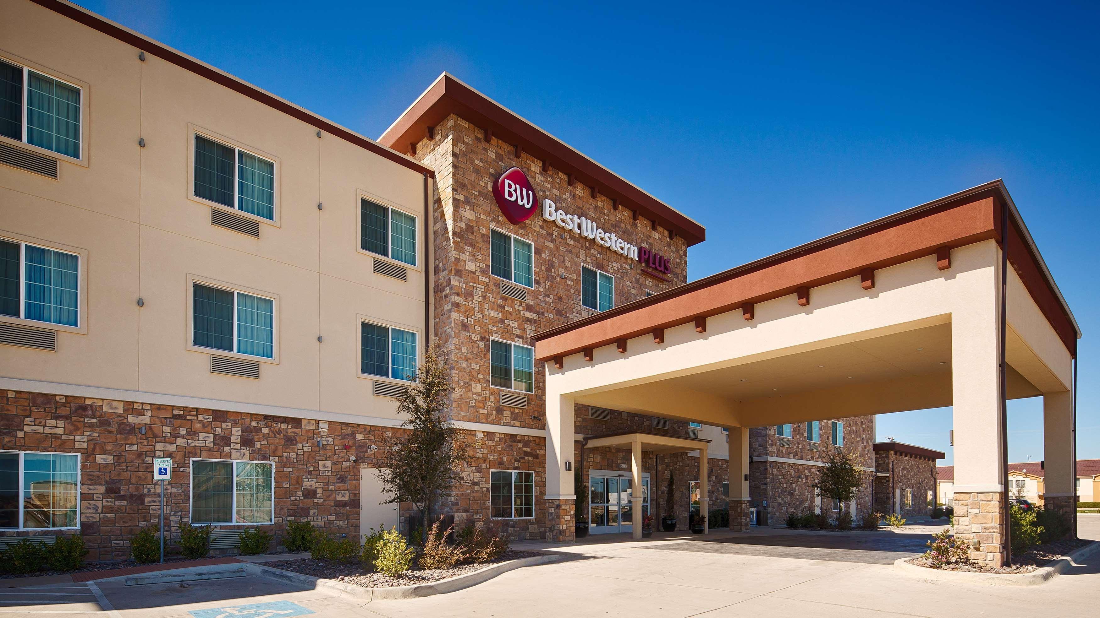 Best Western Plus Fort Worth Forest Hill Inn & Suites Exterior photo