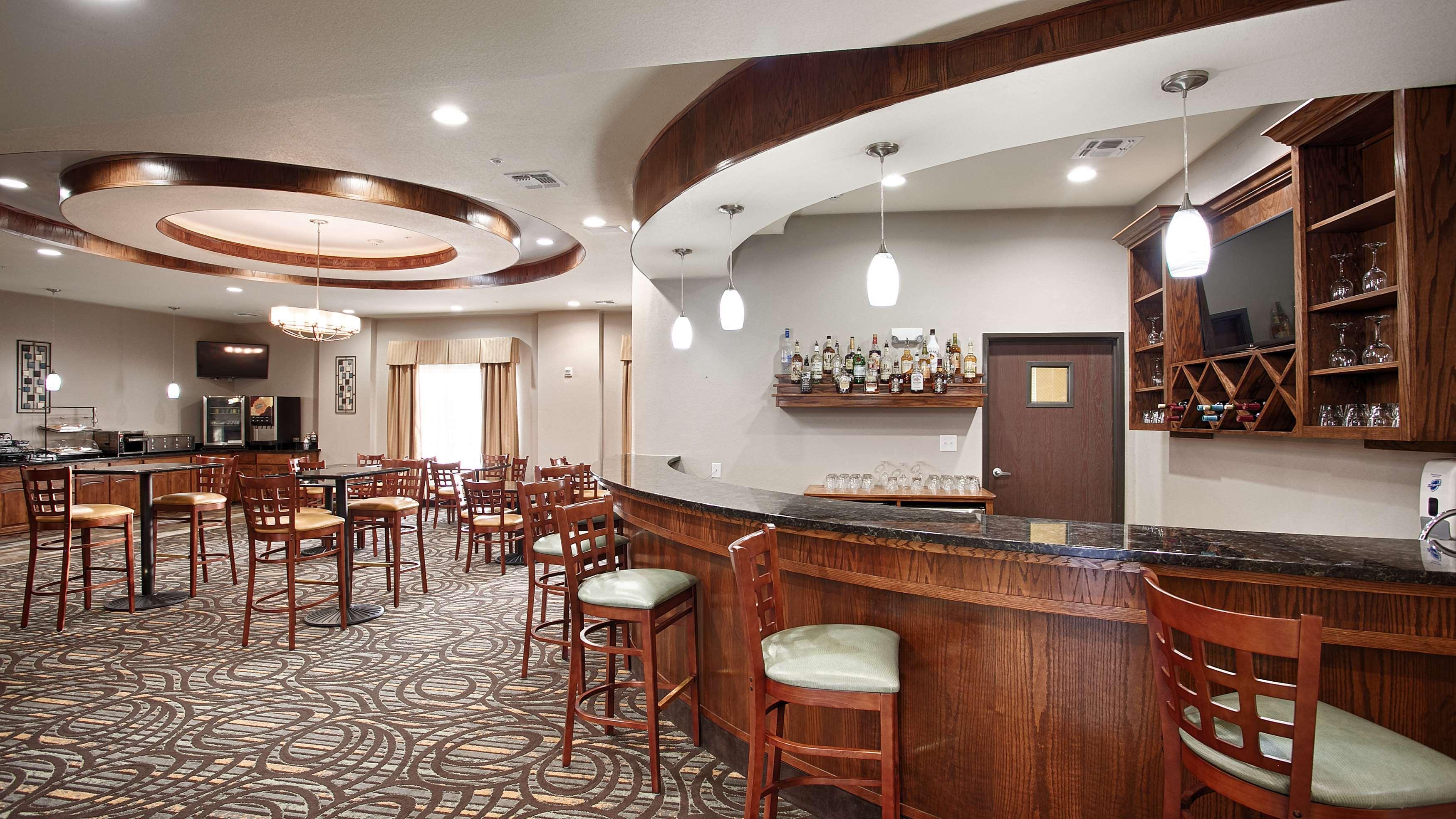 Best Western Plus Fort Worth Forest Hill Inn & Suites Exterior photo